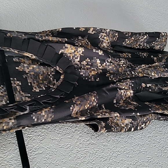 Blouse - Picture 2 of 6